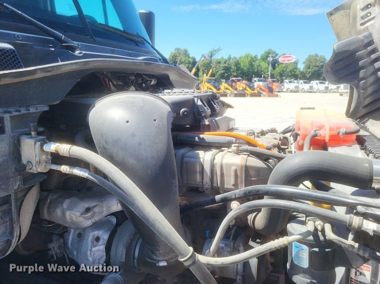 image for item DR4850 2016 Freightliner  Cascadia 125 Evolution  semi truck