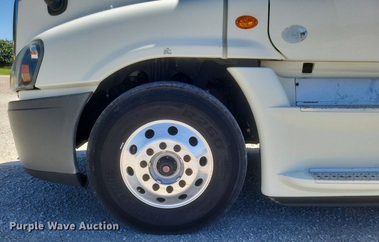 image for item DR4850 2016 Freightliner  Cascadia 125 Evolution  semi truck