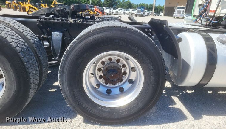 image for item DR4850 2016 Freightliner  Cascadia 125 Evolution  semi truck