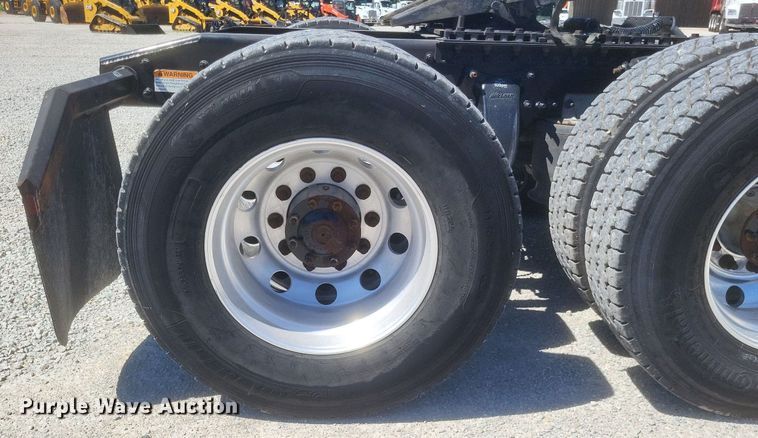 image for item DR4850 2016 Freightliner  Cascadia 125 Evolution  semi truck