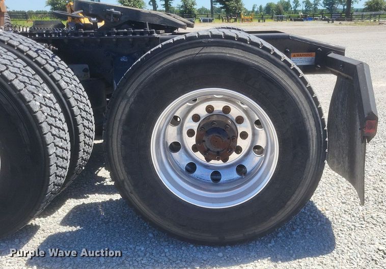 image for item DR4850 2016 Freightliner  Cascadia 125 Evolution  semi truck