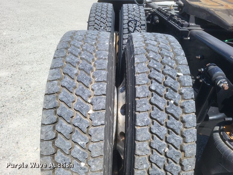 image for item DR4850 2016 Freightliner  Cascadia 125 Evolution  semi truck