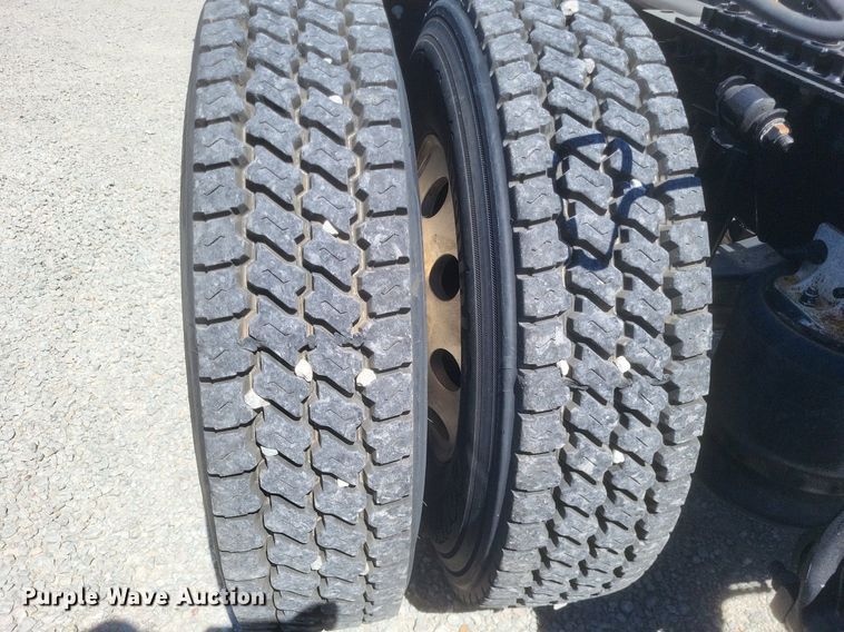 image for item DR4850 2016 Freightliner  Cascadia 125 Evolution  semi truck