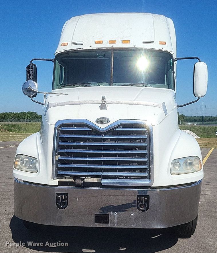 image for item DR4853 2005 Mack CX612 semi truck