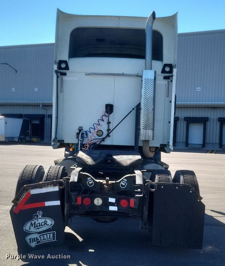 image for item DR4853 2005 Mack CX612 semi truck