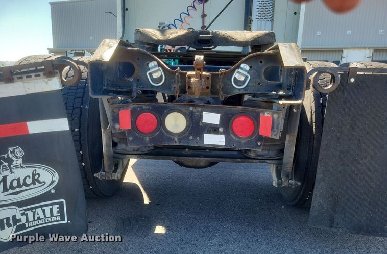 image for item DR4853 2005 Mack CX612 semi truck