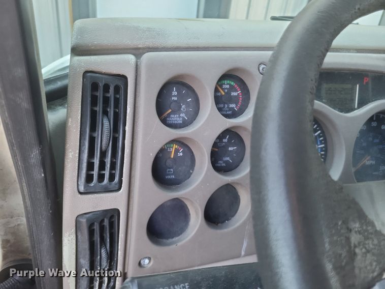 image for item DR4853 2005 Mack CX612 semi truck