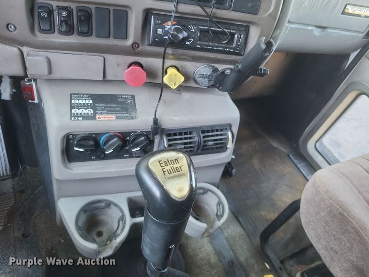 image for item DR4853 2005 Mack CX612 semi truck