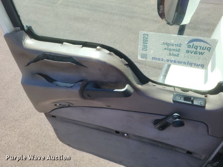 image for item DR4853 2005 Mack CX612 semi truck