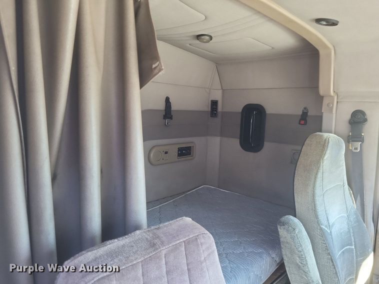 image for item DR4853 2005 Mack CX612 semi truck