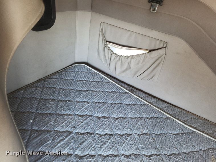 image for item DR4853 2005 Mack CX612 semi truck