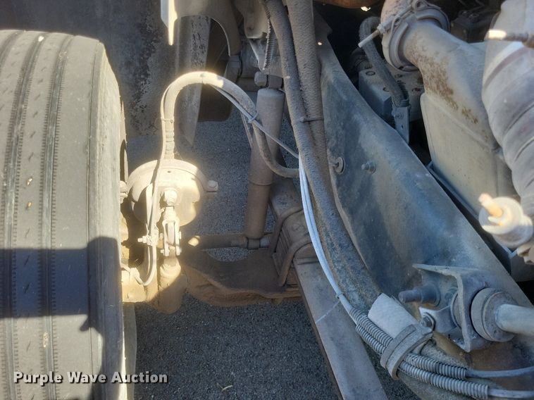 image for item DR4853 2005 Mack CX612 semi truck