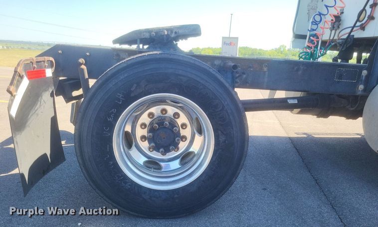 image for item DR4853 2005 Mack CX612 semi truck