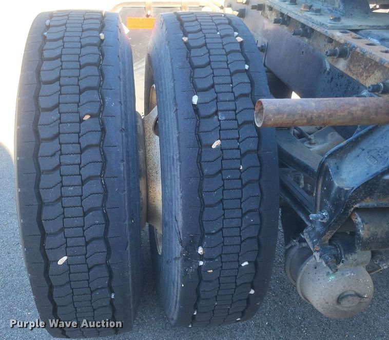 image for item DR4853 2005 Mack CX612 semi truck