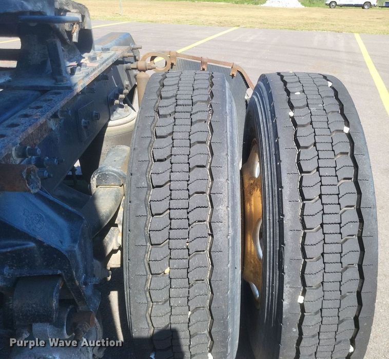 image for item DR4853 2005 Mack CX612 semi truck