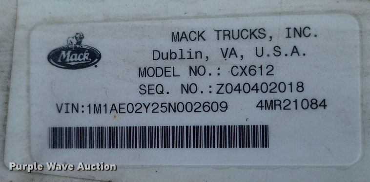 image for item DR4853 2005 Mack CX612 semi truck