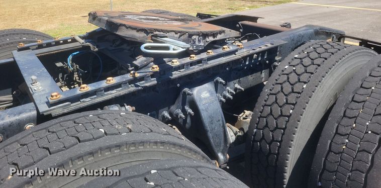 image for item DR4854 2015 Freightliner  Cascadia 125 semi truck