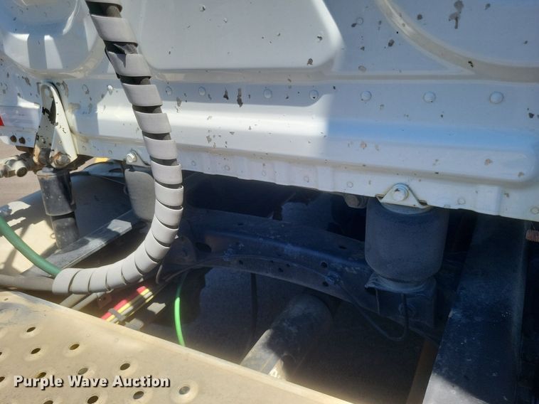 image for item DR4854 2015 Freightliner  Cascadia 125 semi truck