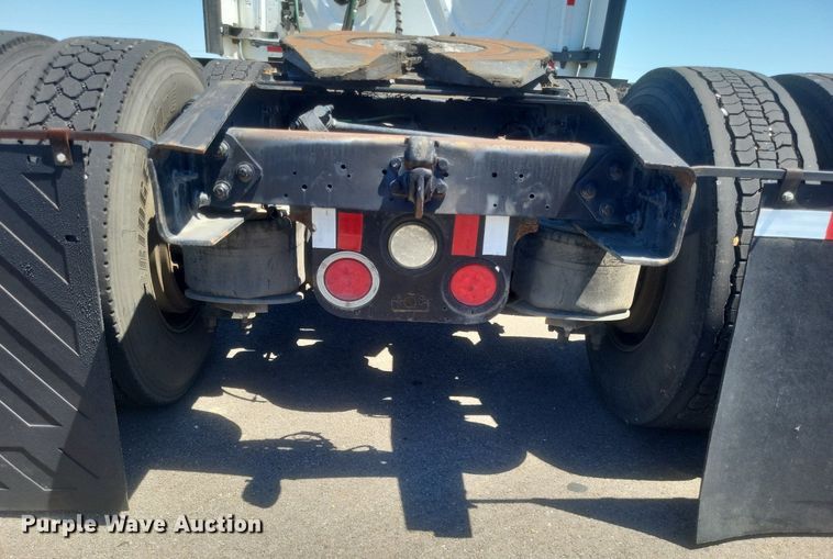 image for item DR4854 2015 Freightliner  Cascadia 125 semi truck