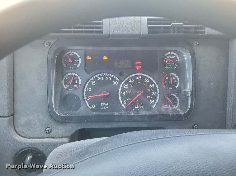 image for item DR4854 2015 Freightliner  Cascadia 125 semi truck