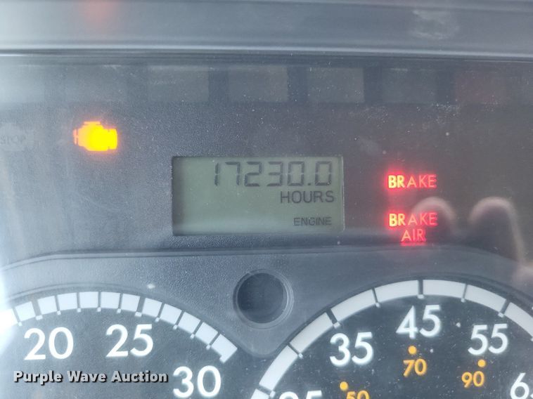 image for item DR4854 2015 Freightliner  Cascadia 125 semi truck