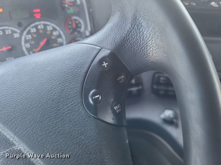 image for item DR4854 2015 Freightliner  Cascadia 125 semi truck