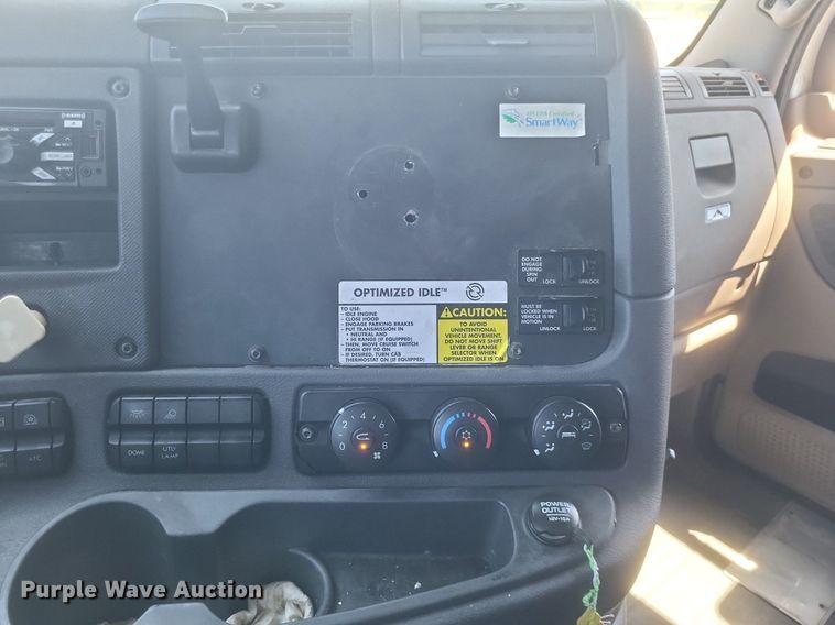 image for item DR4854 2015 Freightliner  Cascadia 125 semi truck