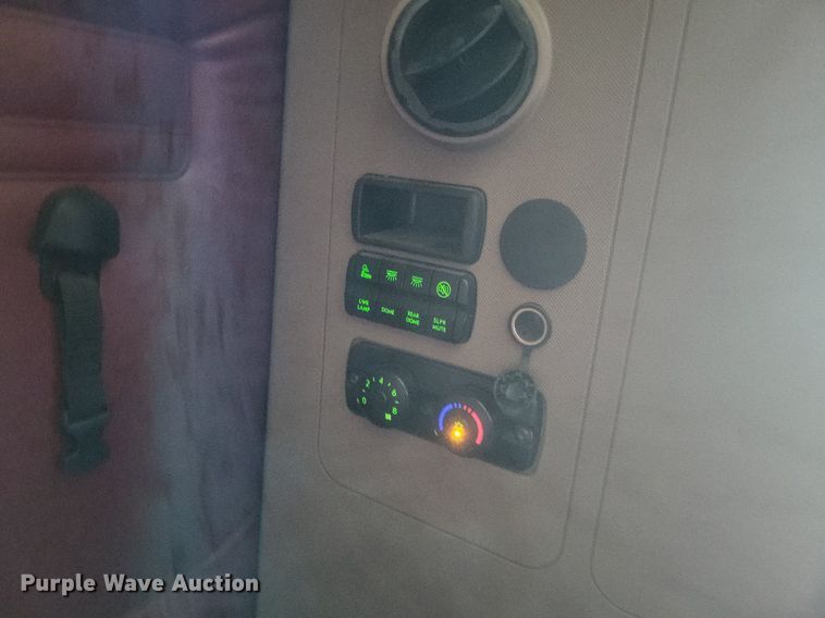 image for item DR4854 2015 Freightliner  Cascadia 125 semi truck