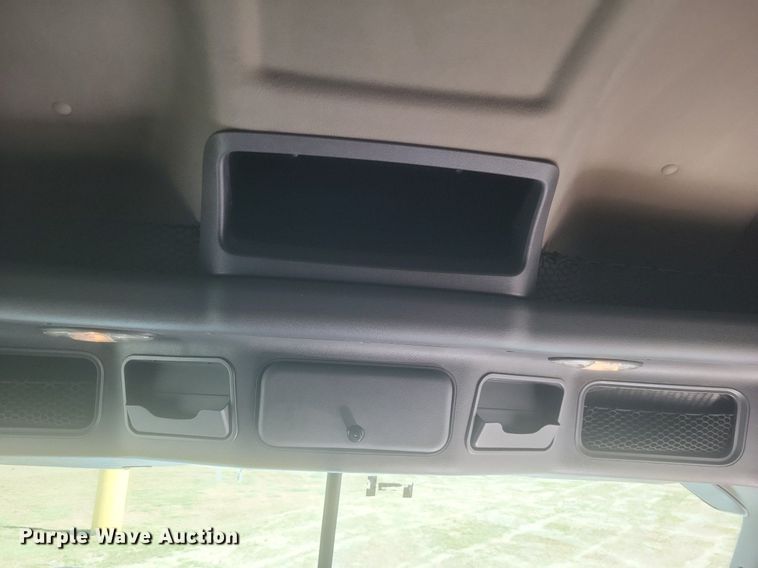 image for item DR4854 2015 Freightliner  Cascadia 125 semi truck