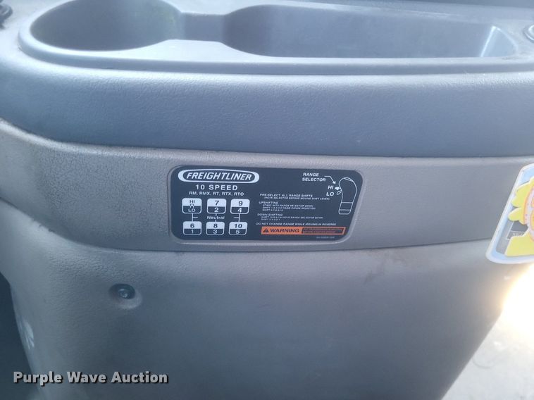 image for item DR4854 2015 Freightliner  Cascadia 125 semi truck