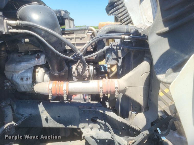 image for item DR4854 2015 Freightliner  Cascadia 125 semi truck