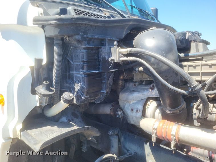 image for item DR4854 2015 Freightliner  Cascadia 125 semi truck