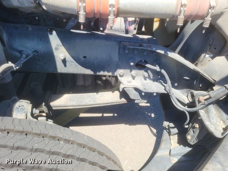 image for item DR4854 2015 Freightliner  Cascadia 125 semi truck