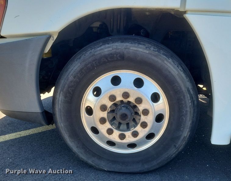 image for item DR4854 2015 Freightliner  Cascadia 125 semi truck