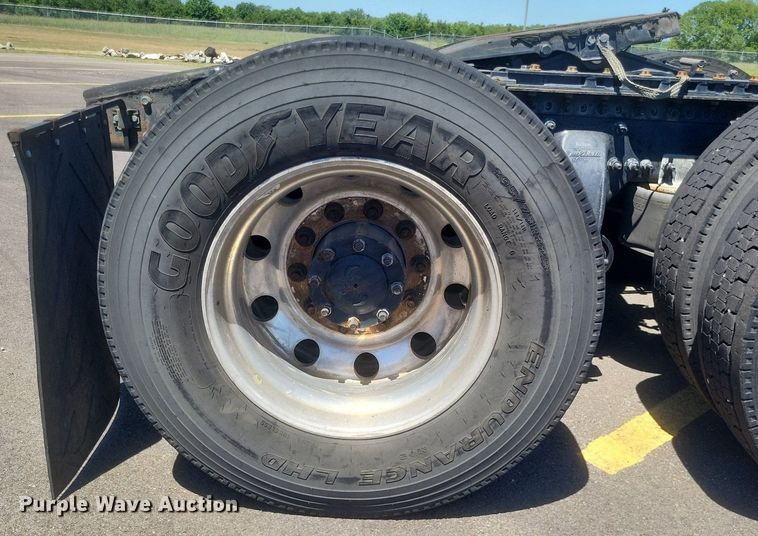 image for item DR4854 2015 Freightliner  Cascadia 125 semi truck