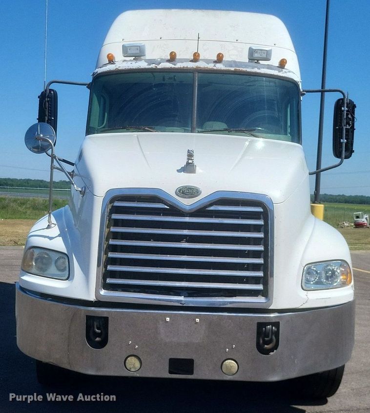 image for item DR4855 2006 Mack CXN613 semi truck