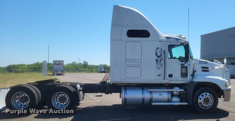 image for item DR4855 2006 Mack CXN613 semi truck