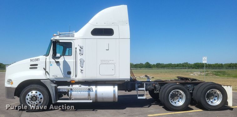 image for item DR4855 2006 Mack CXN613 semi truck