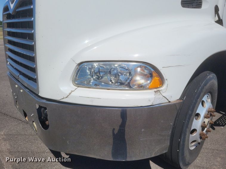 image for item DR4855 2006 Mack CXN613 semi truck