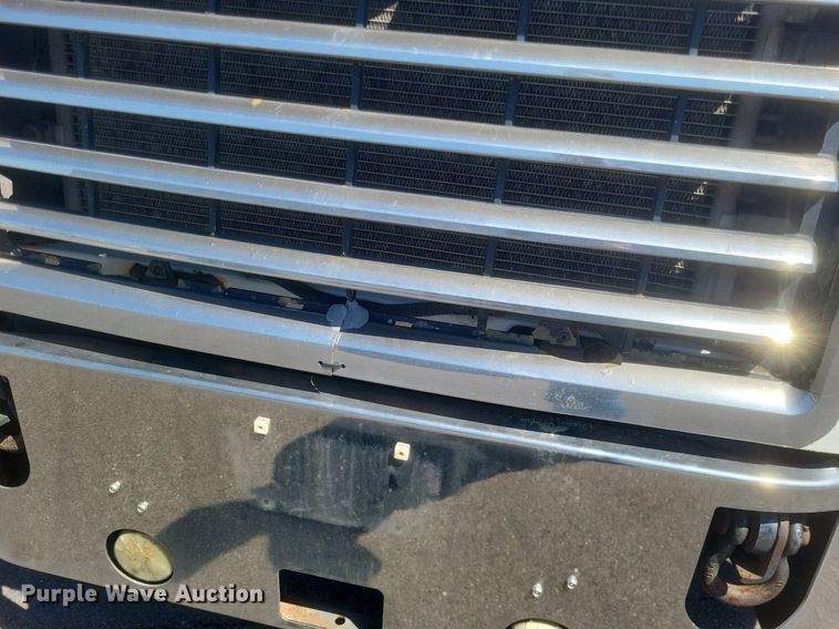 image for item DR4855 2006 Mack CXN613 semi truck