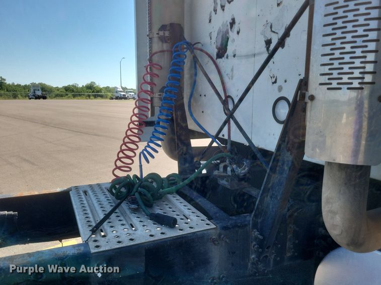 image for item DR4855 2006 Mack CXN613 semi truck