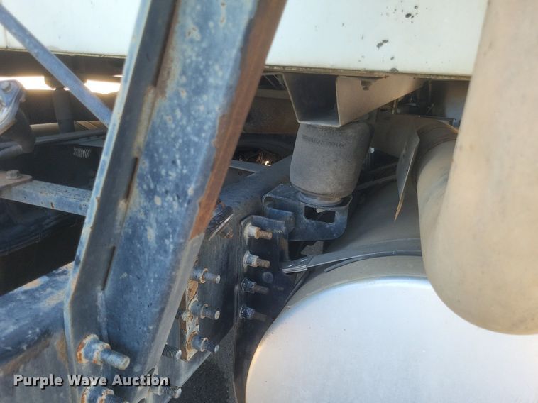 image for item DR4855 2006 Mack CXN613 semi truck