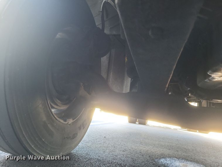 image for item DR4855 2006 Mack CXN613 semi truck