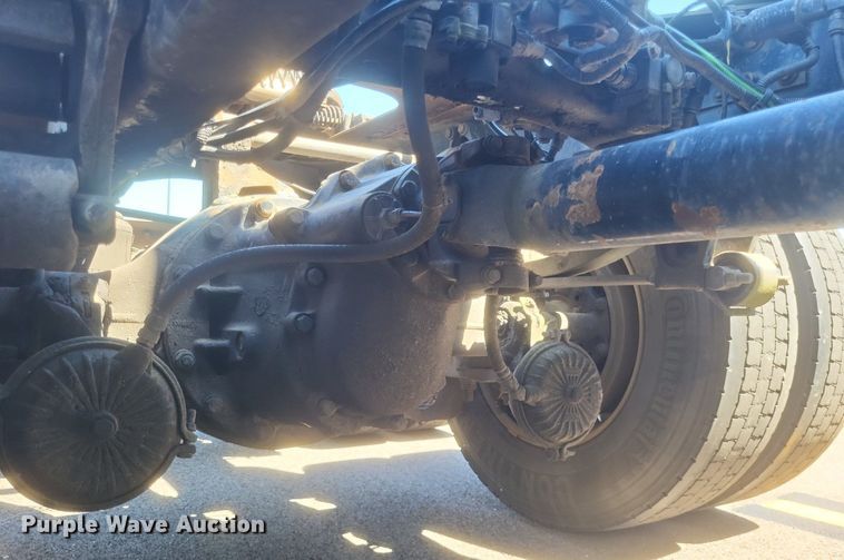 image for item DR4855 2006 Mack CXN613 semi truck