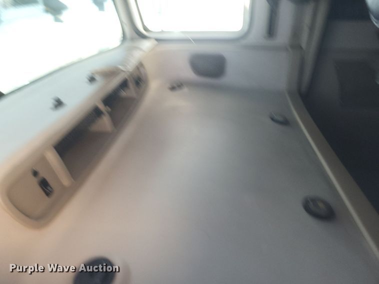 image for item DR4855 2006 Mack CXN613 semi truck