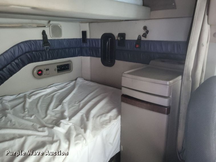 image for item DR4855 2006 Mack CXN613 semi truck