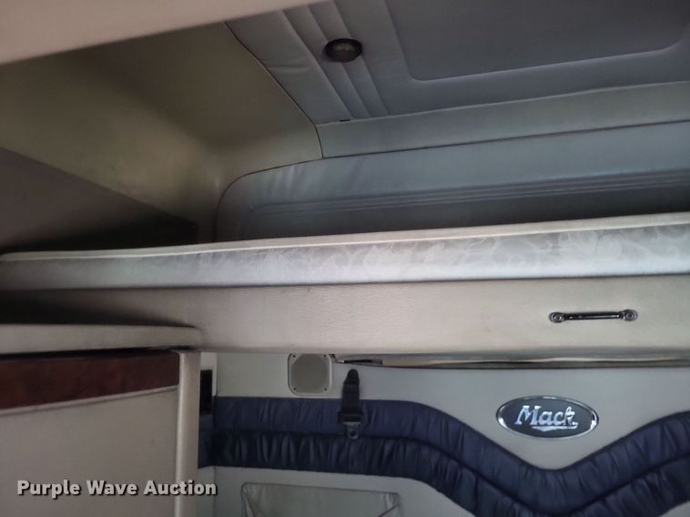 image for item DR4855 2006 Mack CXN613 semi truck