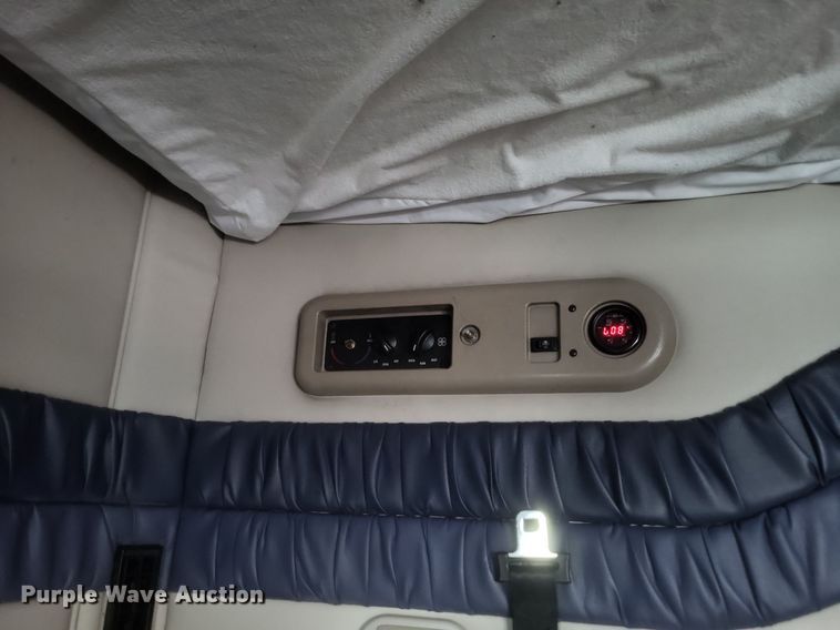 image for item DR4855 2006 Mack CXN613 semi truck