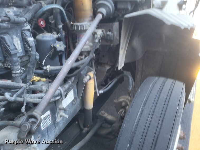 image for item DR4855 2006 Mack CXN613 semi truck