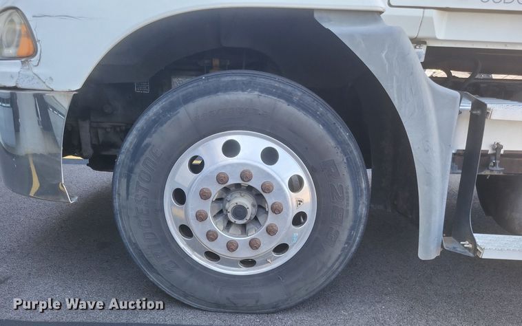 image for item DR4855 2006 Mack CXN613 semi truck